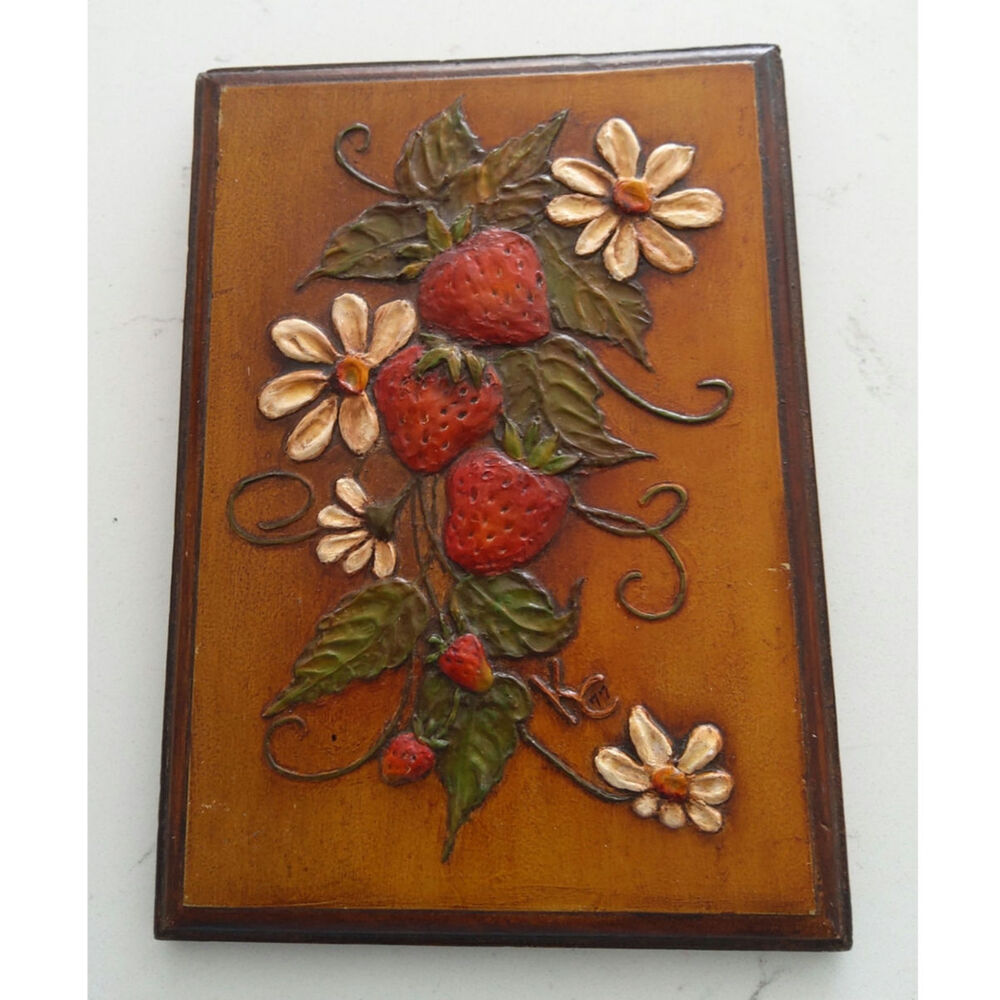 Vtg hand tooled wood carved strawberry wall art plaque hand-painted 12x9 in folk - Picture 3 of 5